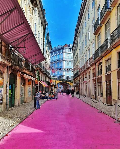 pink street portugal